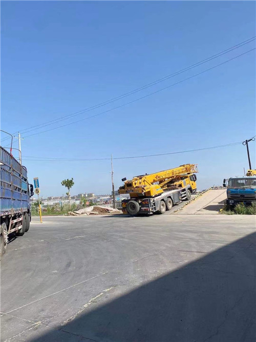 新乡县25吨吊车的租赁价格大概是多少？