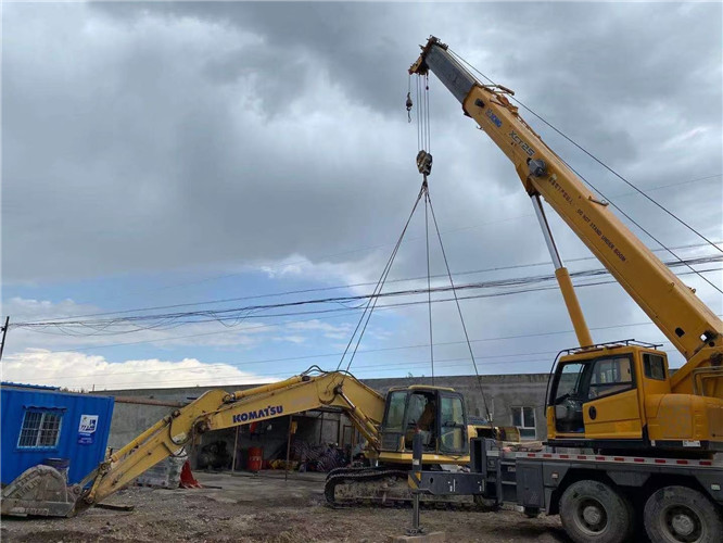 新乡县25吨吊车的工作半径是多少？